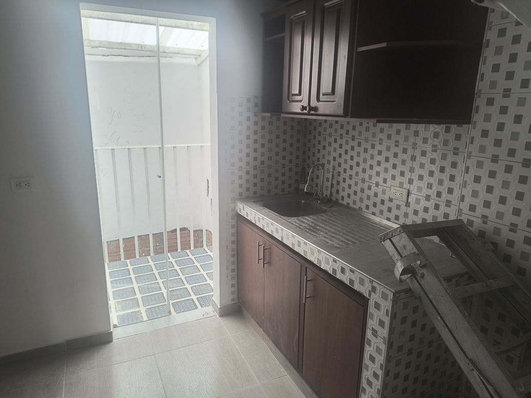 Apartamento de 4 alcobas en venta en Compartir Suba, Bogotá, 72 m² · foto 2 de 13