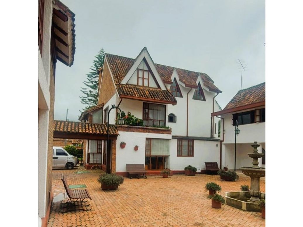 Casa de 4 alcobas en venta en San José De Bavaria, Bogotá, 195 m² · foto 3 de 20