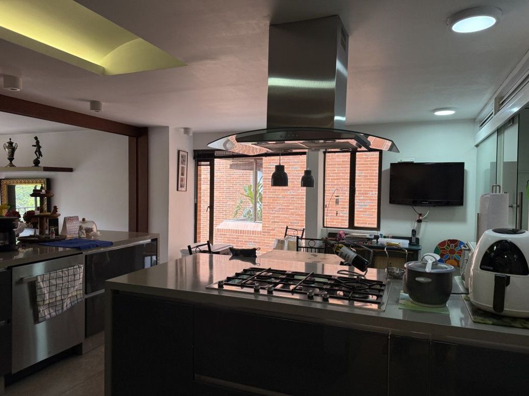 Apartamento de 3 alcobas en venta en La Acanada, Bogotá, 196 m² · foto 7 de 20