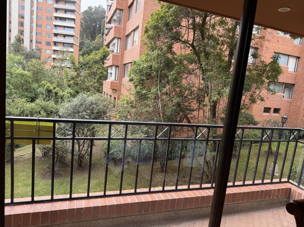 Apartamento de 3 alcobas en venta en La Acanada, Bogotá, 196 m² · foto 4 de 20