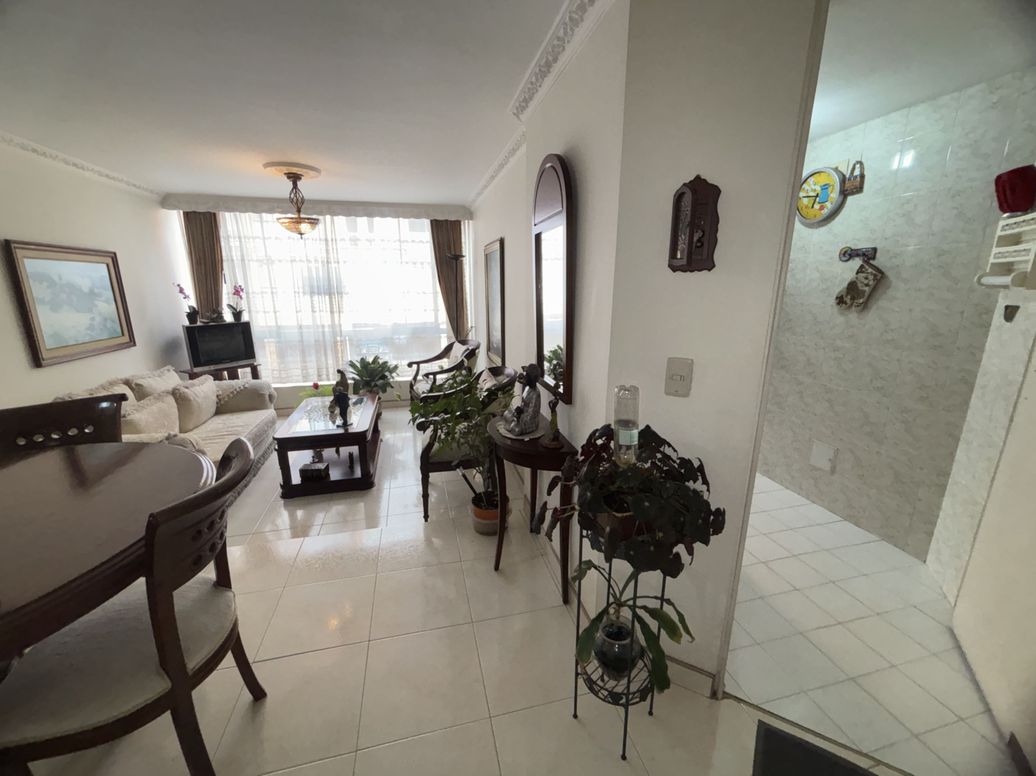 Apartamento de 3 alcobas en venta en Mirandela, Bogotá, 80 m² · foto 4 de 20