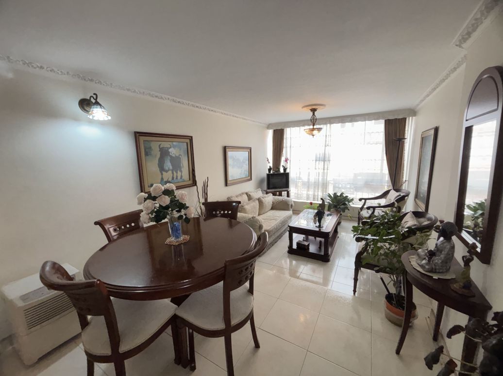 Apartamento de 3 alcobas en venta en Mirandela, Bogotá, 80 m² · foto 2 de 20