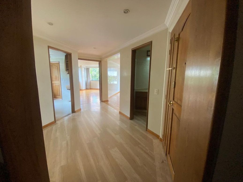 Apartamento de 3 alcobas en venta en Bellavista, Bogotá, 180 m² · foto 7 de 20