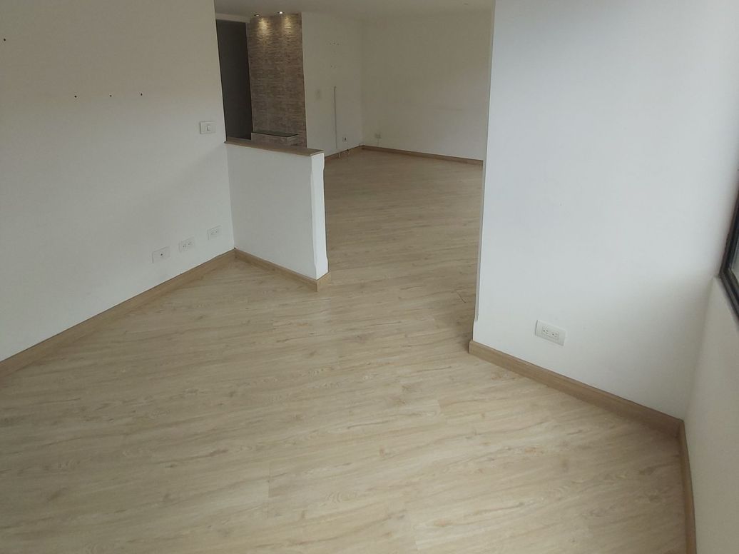 Apartamento de 3 alcobas en venta en El Contador, Bogotá, 139 m² · foto 5 de 12