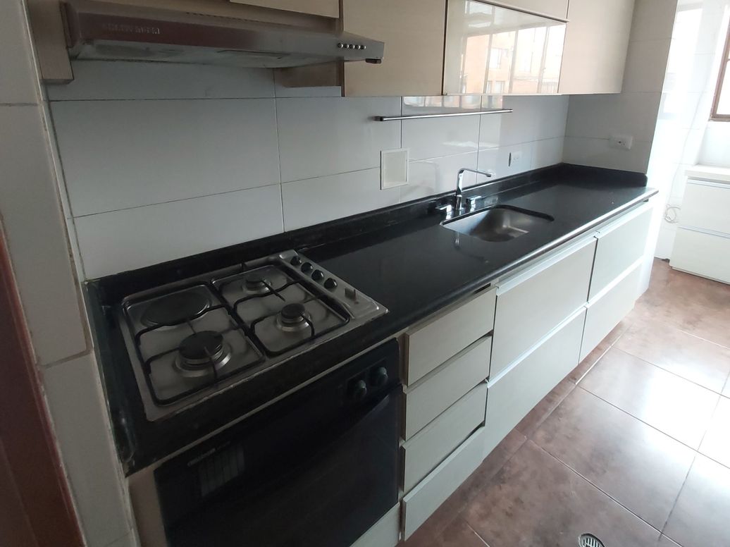 Apartamento de 3 alcobas en venta en El Contador, Bogotá, 139 m² · foto 11 de 12