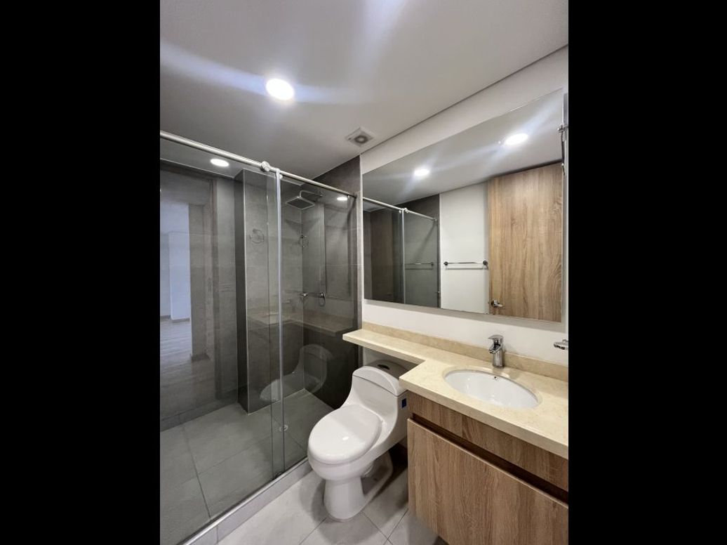 Apartamento en venta en Quinta Paredes, Bogotá · foto 2 de 20