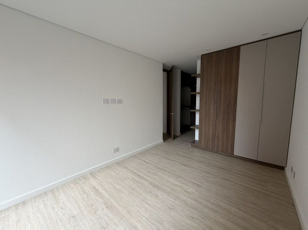 Apartamento de 2 alcobas en venta en San Patricio, Bogotá, 79 m² · foto 6 de 16