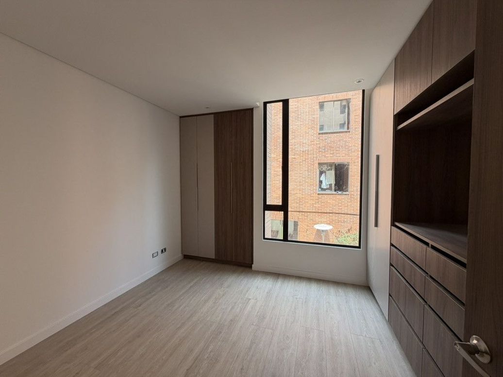 Apartamento de 1 alcoba en venta en San Patricio, Bogotá, 37 m² · foto 4 de 11