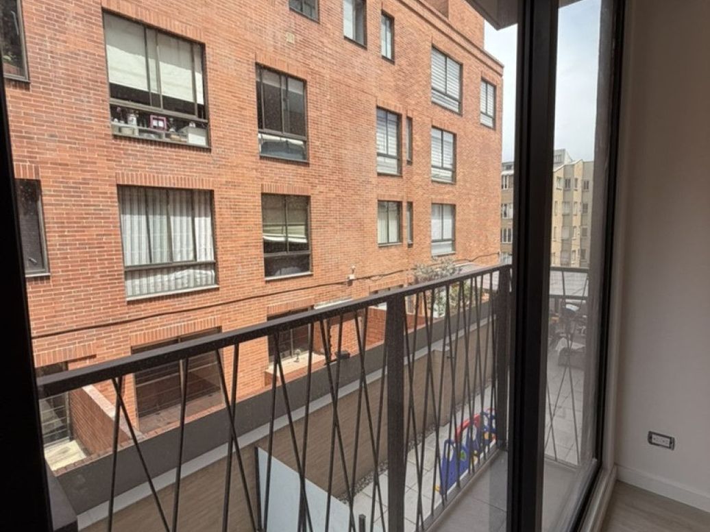 Apartamento de 1 alcoba en venta en San Patricio, Bogotá, 37 m² · foto 3 de 11