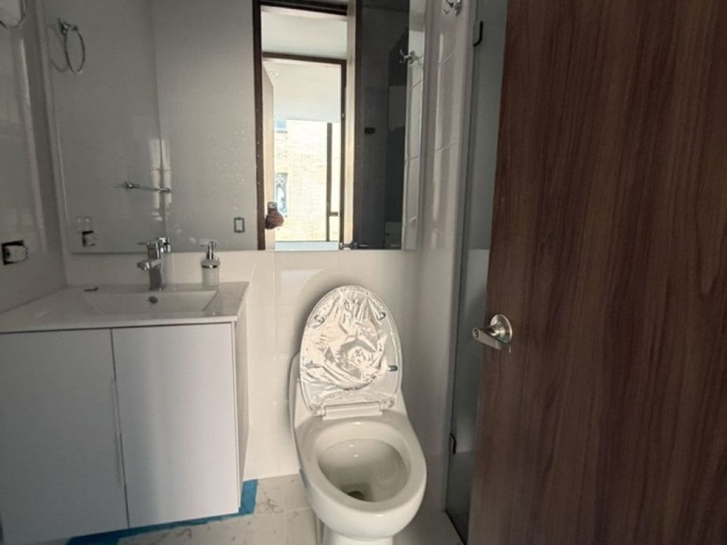 Apartamento de 1 alcoba en venta en San Patricio, Bogotá, 37 m² · foto 6 de 11