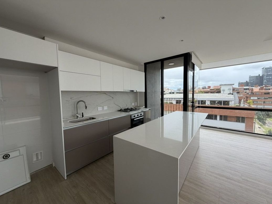 Apartamento de 2 alcobas en venta en San Patricio, Bogotá, 92 m² · foto 2 de 13