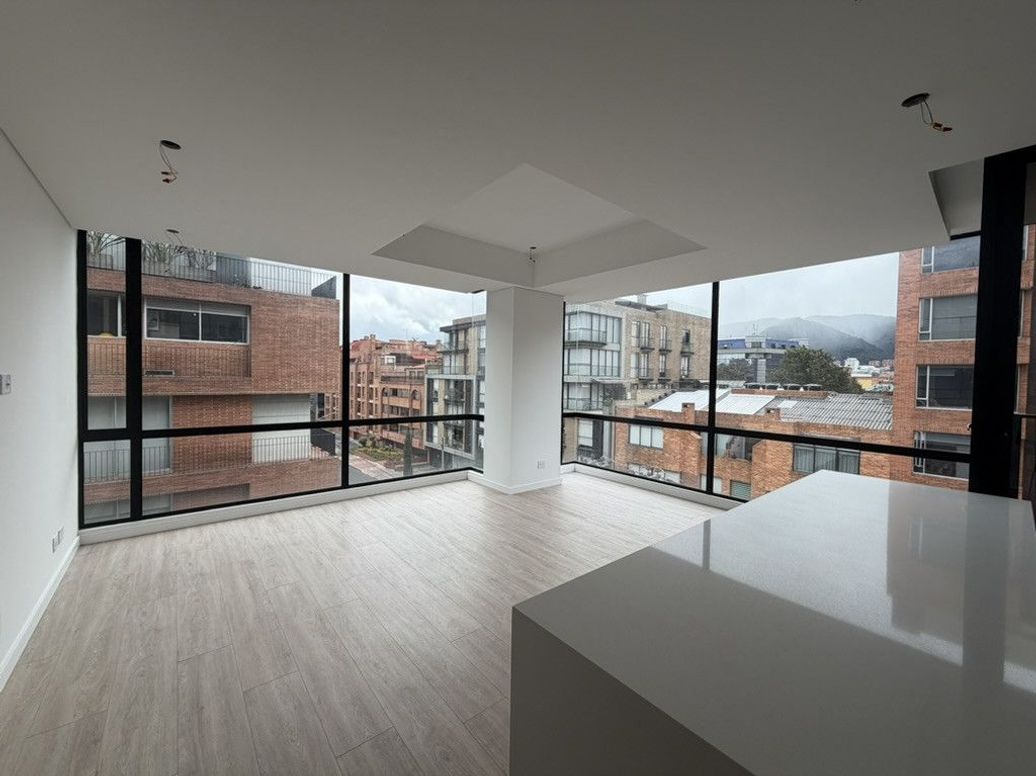 Apartamento de 2 alcobas en venta en San Patricio, Bogotá, 92 m² · foto 3 de 16