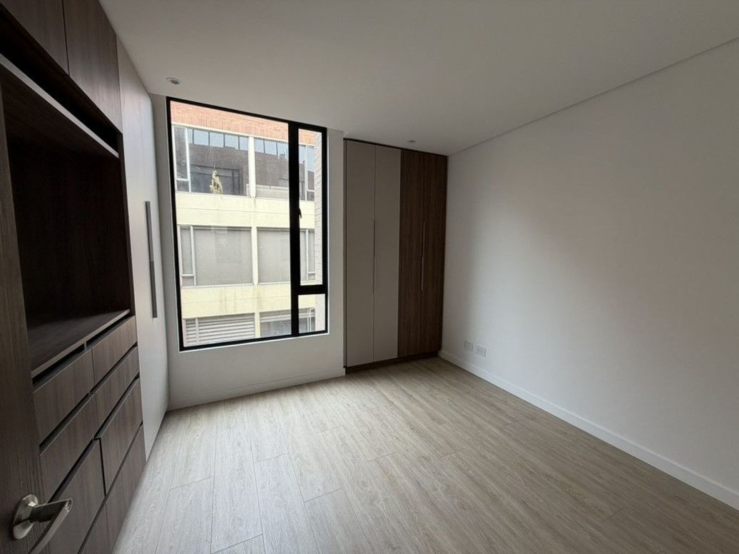 Apartamento de 1 alcoba en venta en San Patricio, Bogotá, 37 m² · foto 4 de 13