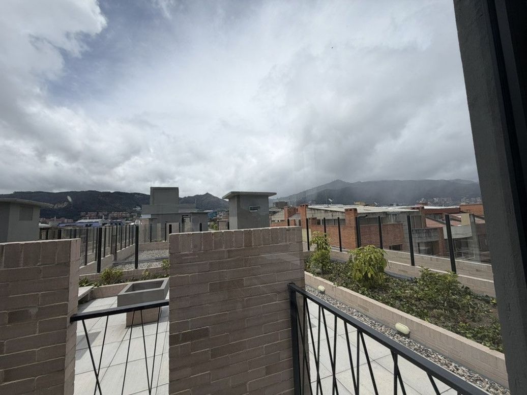 Apartamento de 1 alcoba en venta en San Patricio, Bogotá, 37 m² · foto 11 de 13