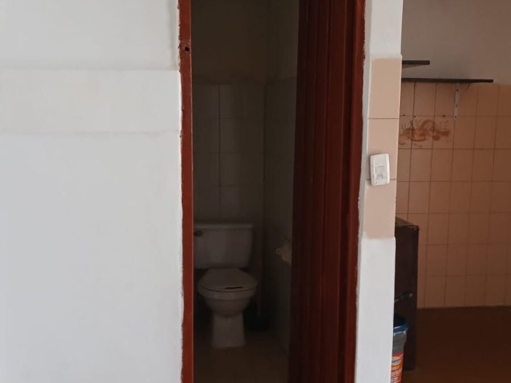 Casa de 8 alcobas en venta en El Refugio, Bogotá, 216 m² · foto 16 de 20