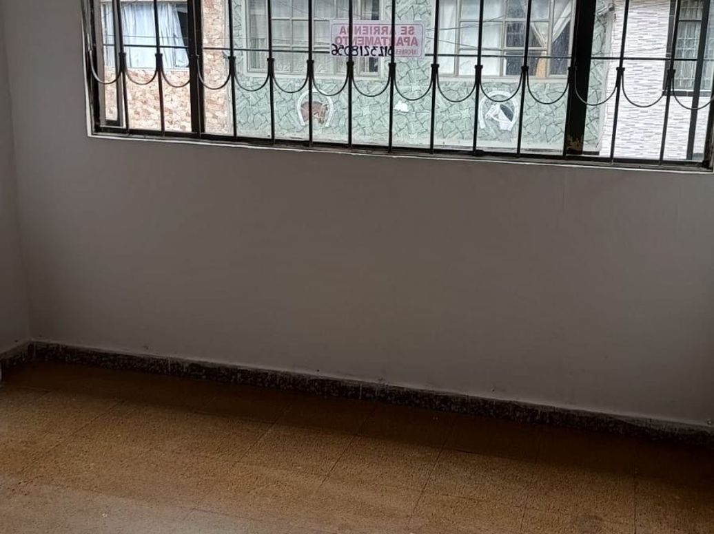 Casa de 8 alcobas en venta en El Refugio, Bogotá, 216 m² · foto 9 de 20