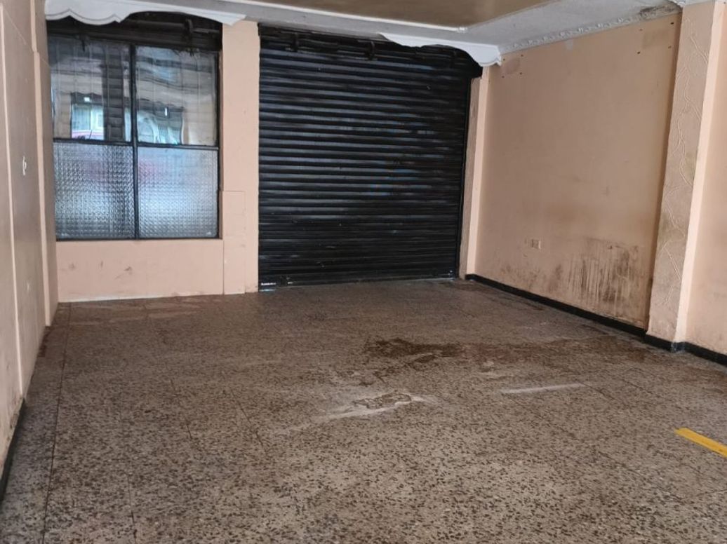 Casa de 8 alcobas en venta en El Refugio, Bogotá, 216 m² · foto 3 de 20