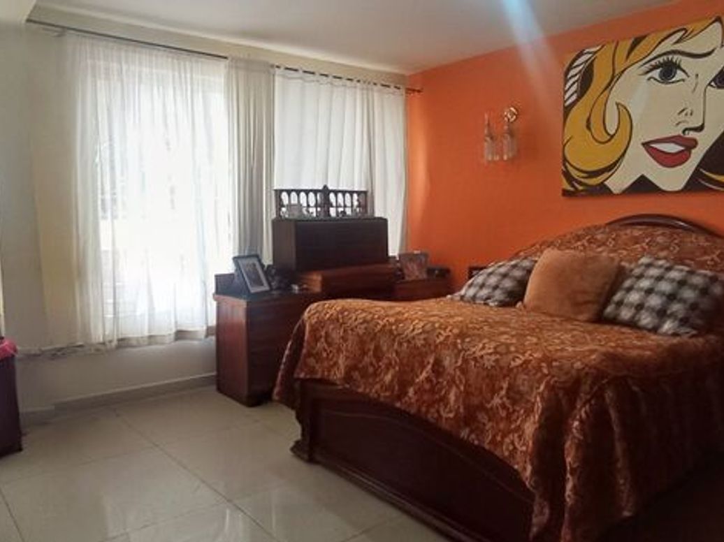 Apartamento de 4 alcobas en venta en San Luis, Bogotá, 212 m² · foto 7 de 11