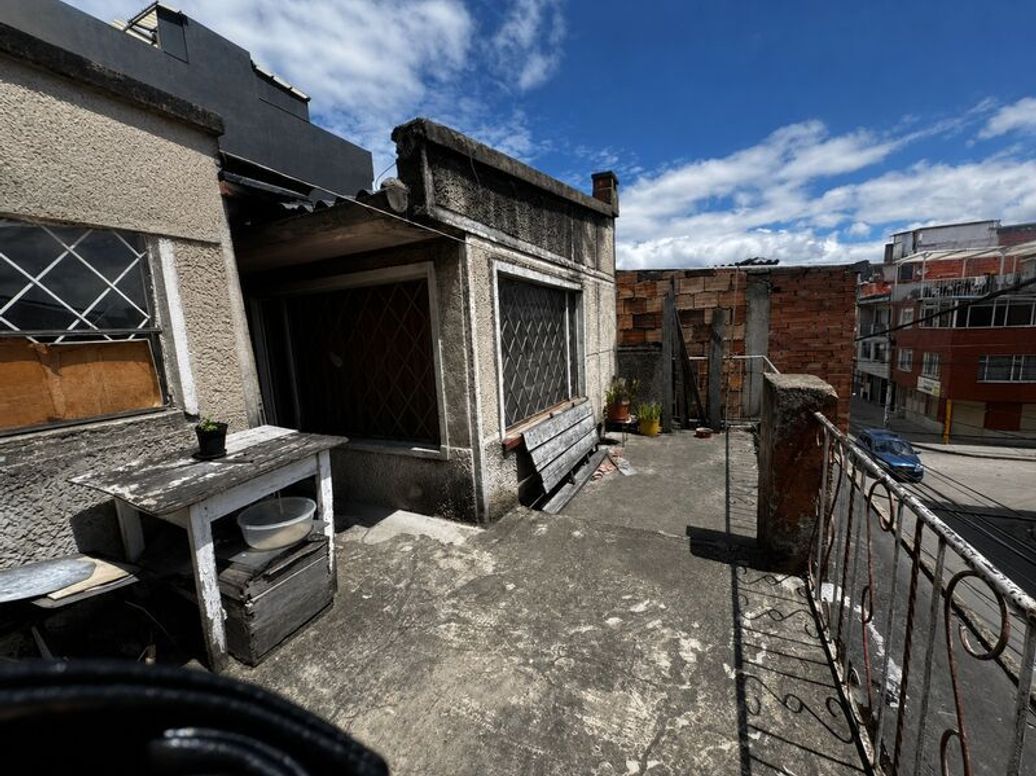 Casa de 7 alcobas en venta en La Granja, Bogotá, 284 m² · foto 3 de 18