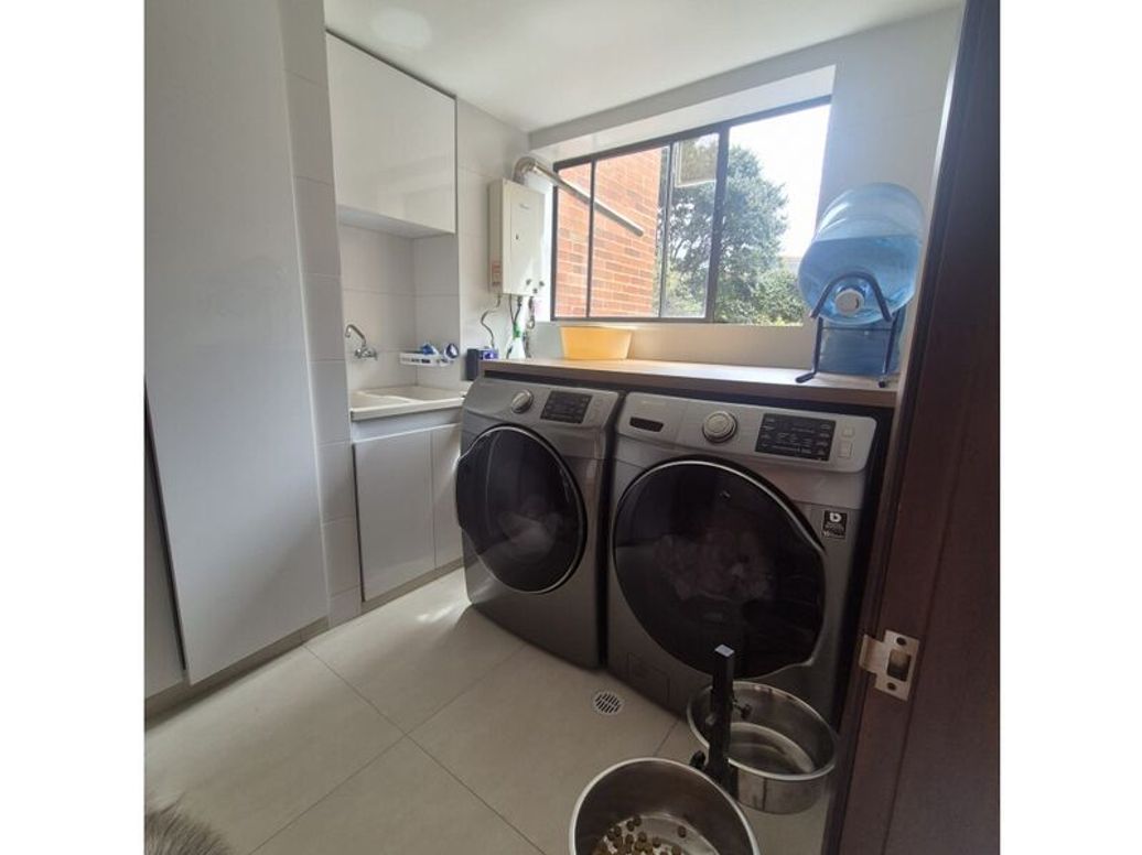 Apartamento de 3 alcobas en venta en Molinos Norte, Bogotá, 204 m² · foto 14 de 20