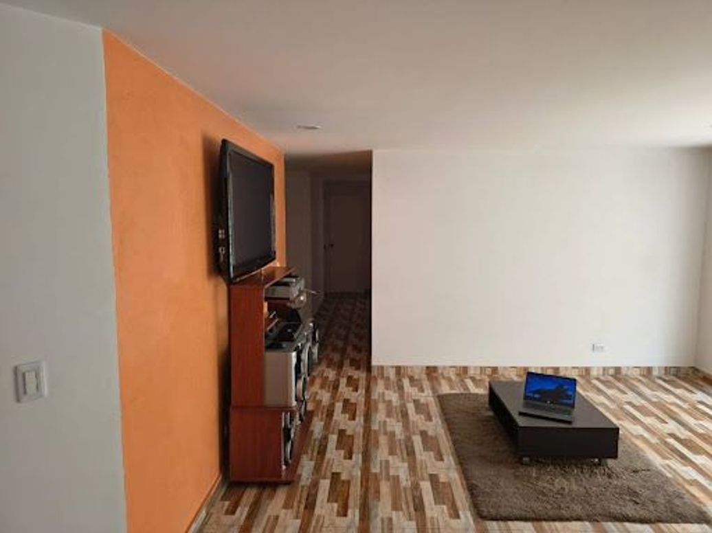 Apartamento de 3 alcobas en venta en La Esperanza Norte, Bogotá, 94 m² · foto 2 de 19