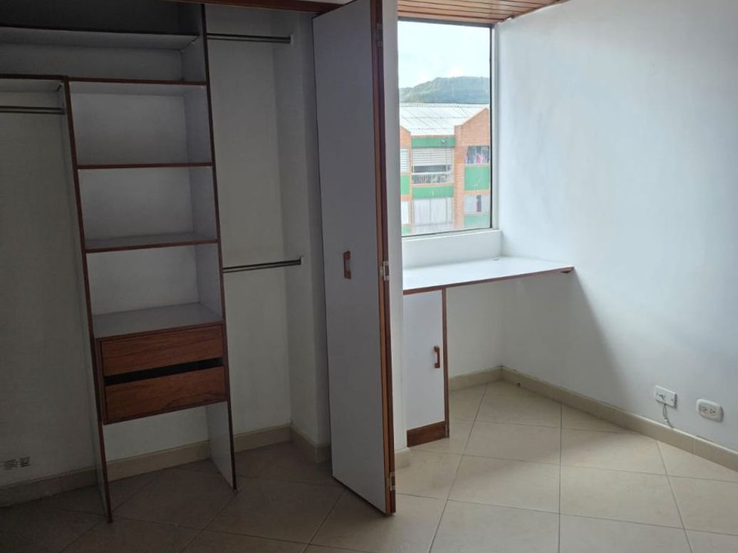Apartamento de 3 alcobas en venta en Mirandela, Bogotá, 90 m² · foto 14 de 20