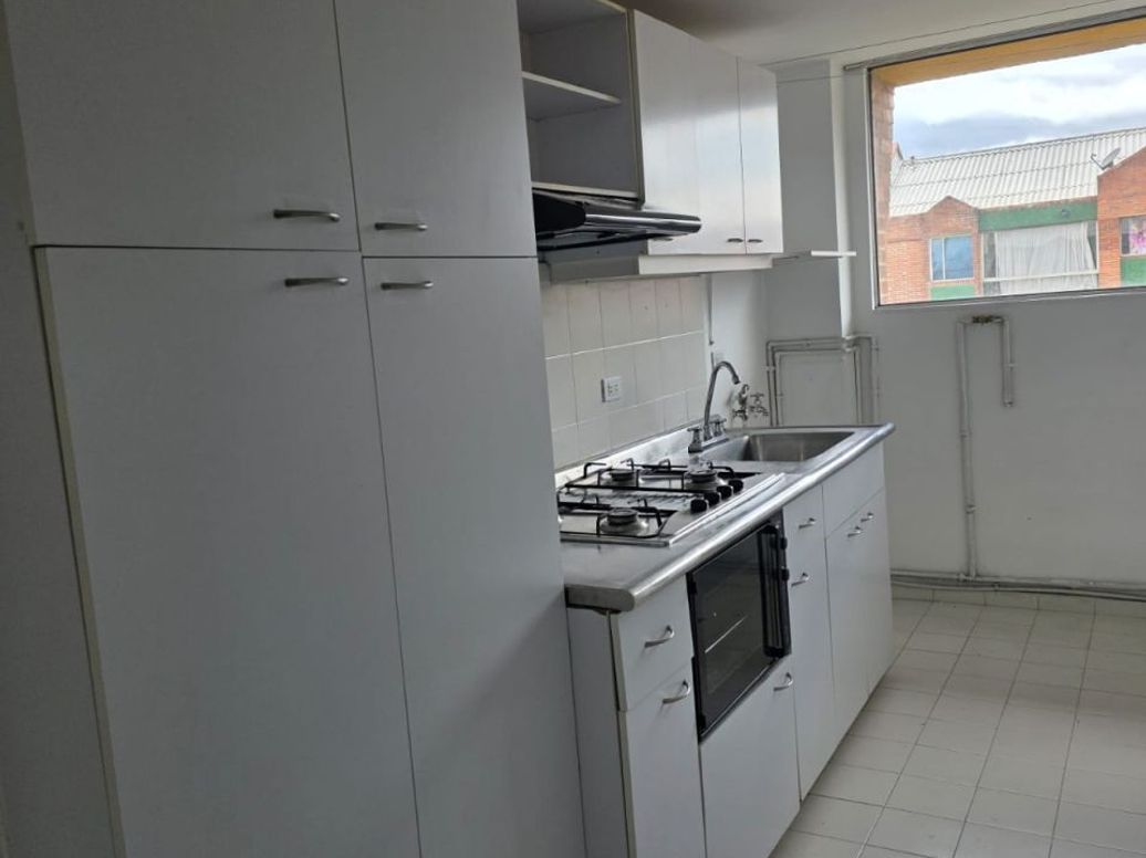 Apartamento de 3 alcobas en venta en Mirandela, Bogotá, 90 m² · foto 8 de 20