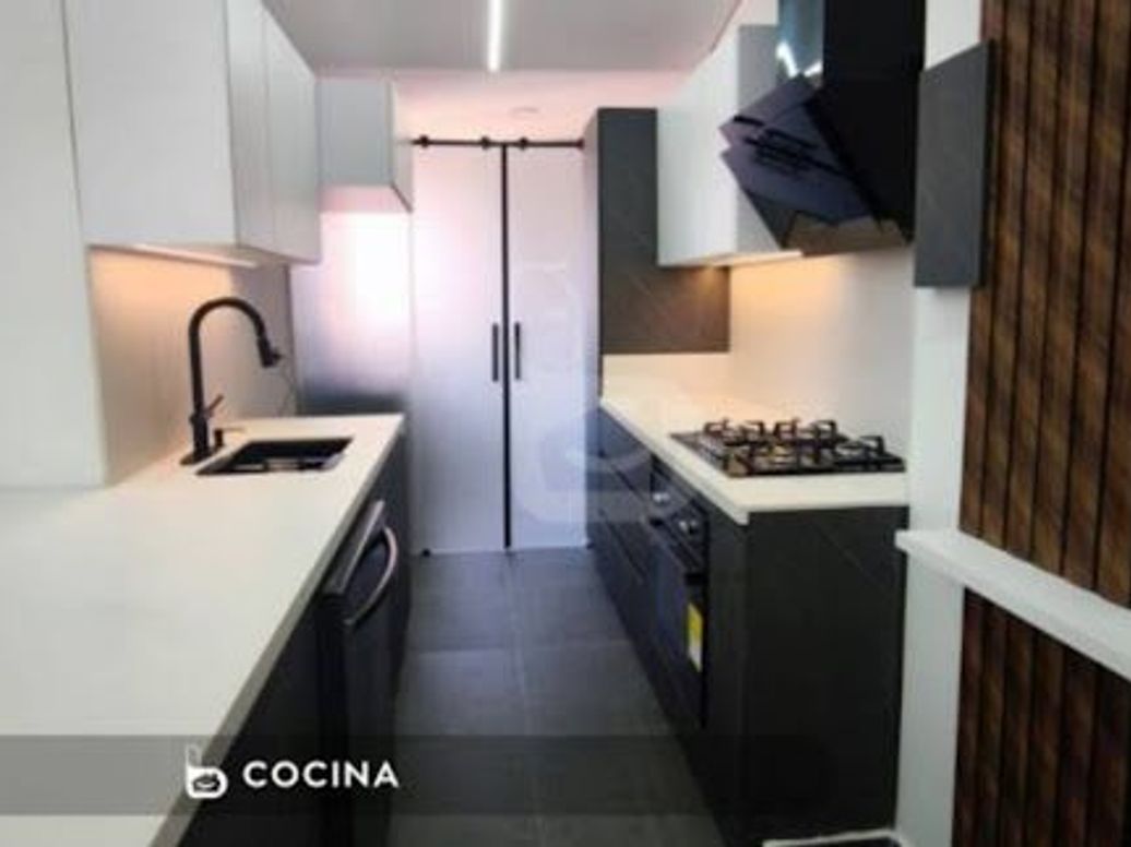 Apartamento de 2 alcobas en venta en Santa Paula, Bogotá, 98 m² · foto 3 de 11