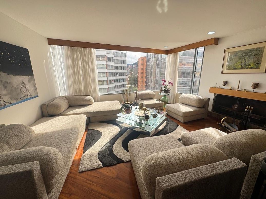 Apartamento de 3 alcobas en arriendo en El Nogal, Bogotá, 138 m² · foto 3 de 20