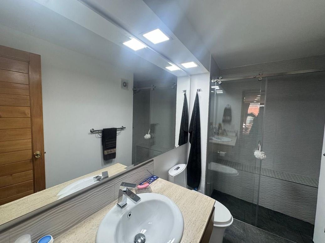 Apartamento de 3 alcobas en arriendo en El Nogal, Bogotá, 138 m² · foto 16 de 20