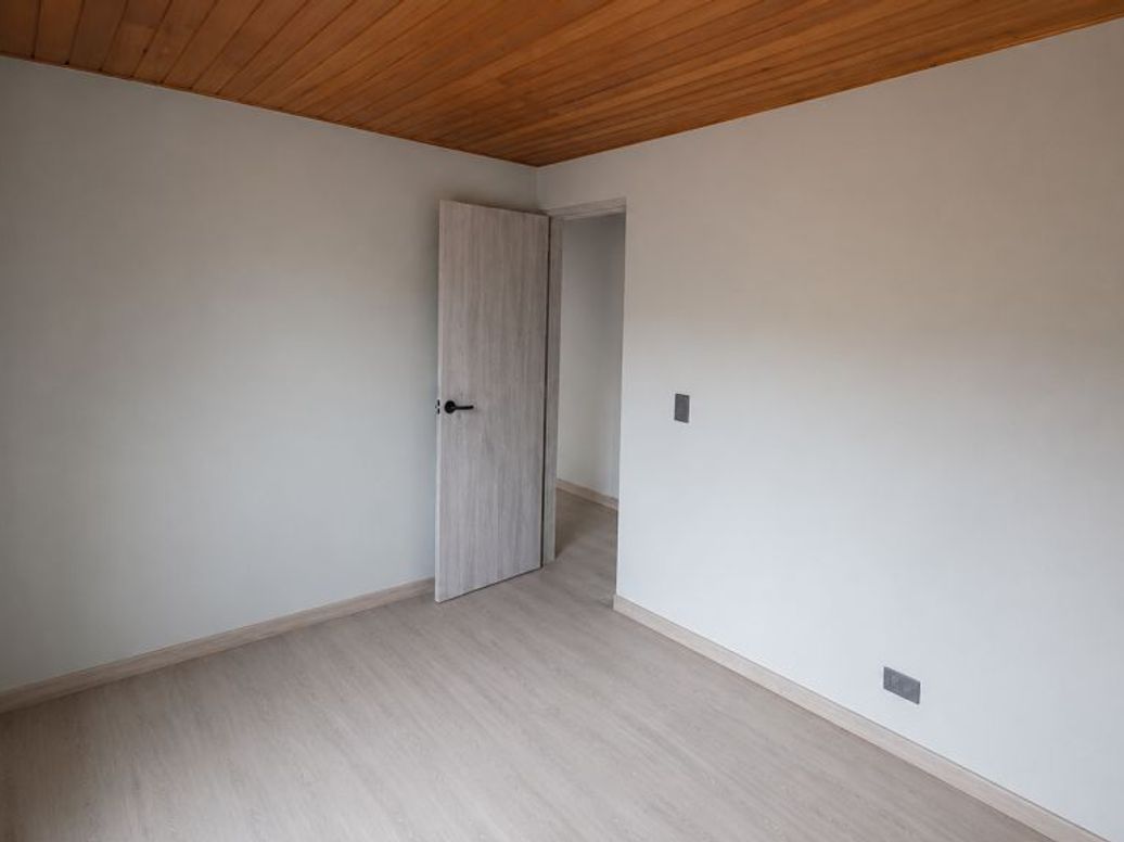 Apartamento de 3 alcobas en venta en Los Cristales, Bogotá, 60 m² · foto 3 de 14