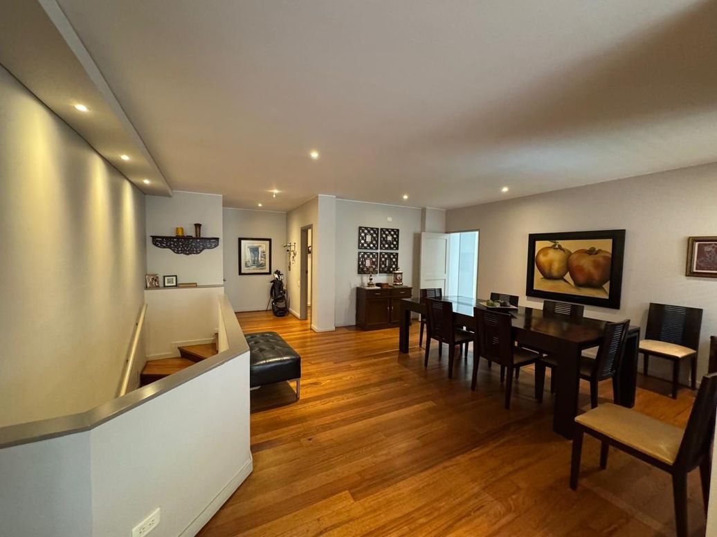 Apartamento de 3 alcobas en venta en Los Rosales, Bogotá, 183 m² · foto 4 de 20