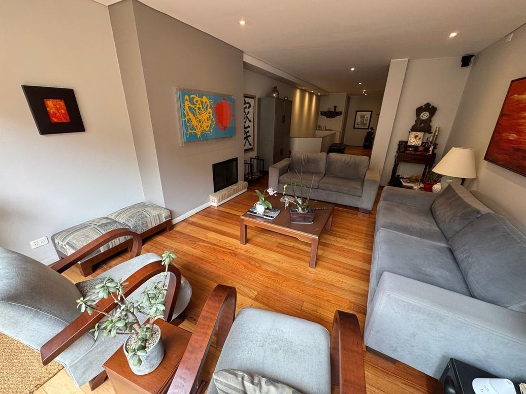 Apartamento de 3 alcobas en venta en Los Rosales, Bogotá, 183 m² · foto 3 de 20