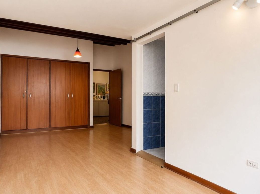 Casa de 3 alcobas en venta en Jardines Del Norte, Bogotá, 263 m² · foto 16 de 20