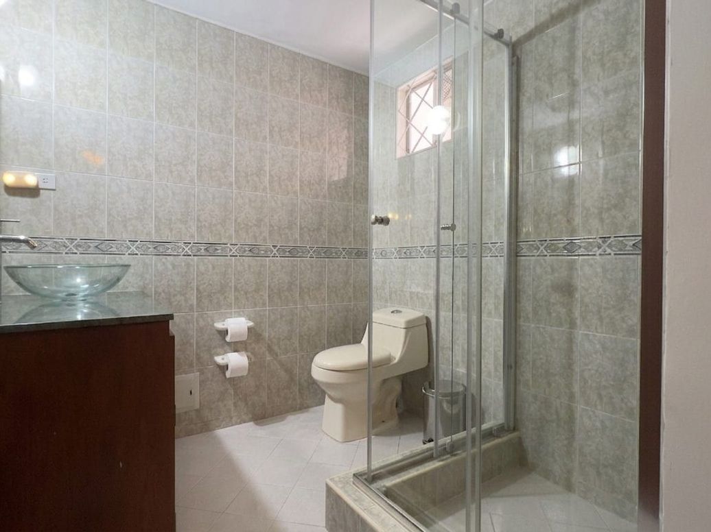 Casa de 3 alcobas en venta en Jardines Del Norte, Bogotá, 263 m² · foto 19 de 20