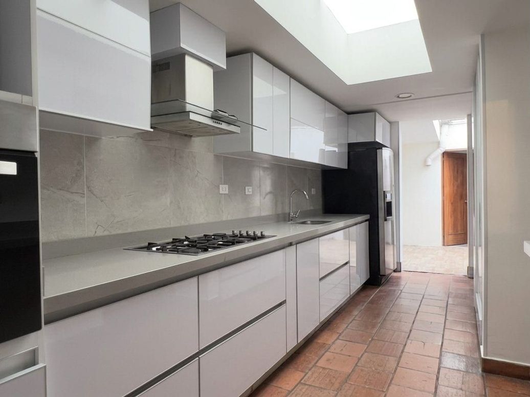 Casa de 3 alcobas en venta en Jardines Del Norte, Bogotá, 263 m² · foto 11 de 20