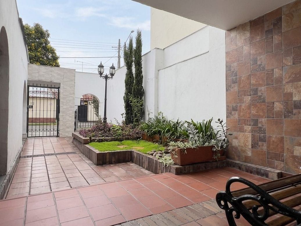 Casa de 3 alcobas en venta en Jardines Del Norte, Bogotá, 263 m² · foto 4 de 20