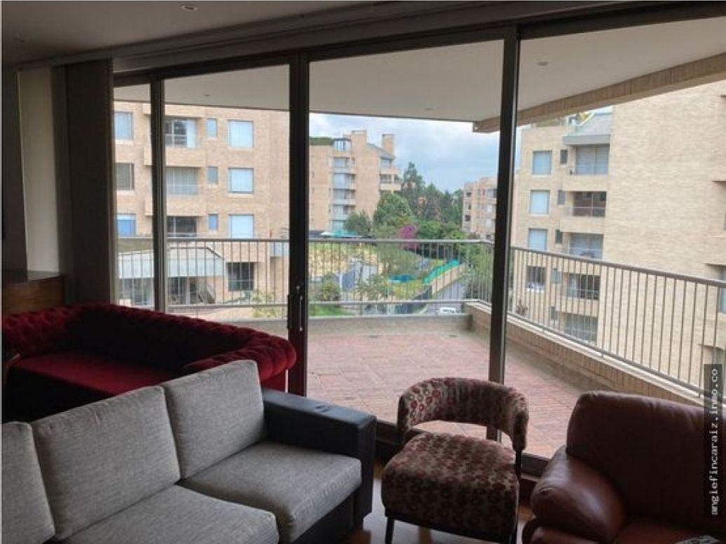 Apartamento de 4 alcobas en venta en Suba, Bogotá, 305 m² · foto 2 de 6