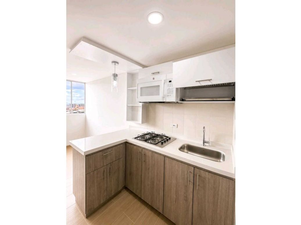 Apartaestudio en arriendo en Ricaurte, Bogotá, 35 m² · foto 2 de 10
