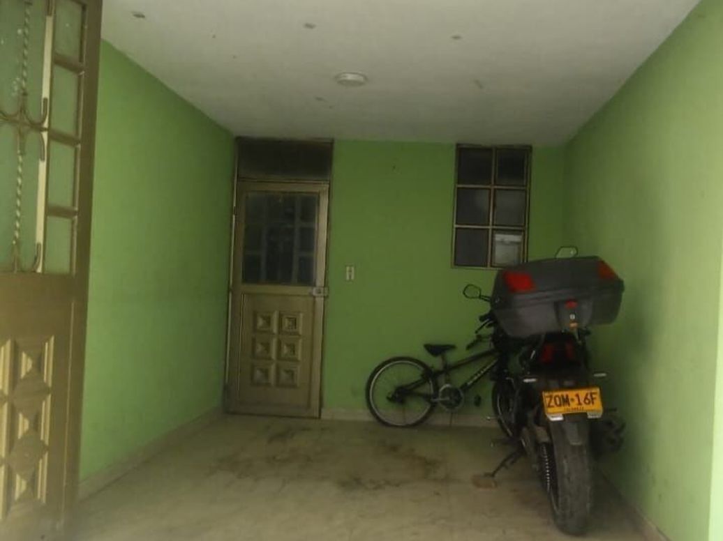 Casa de 6 alcobas en venta en Chuniza, Bogotá, 72 m² · foto 2 de 12