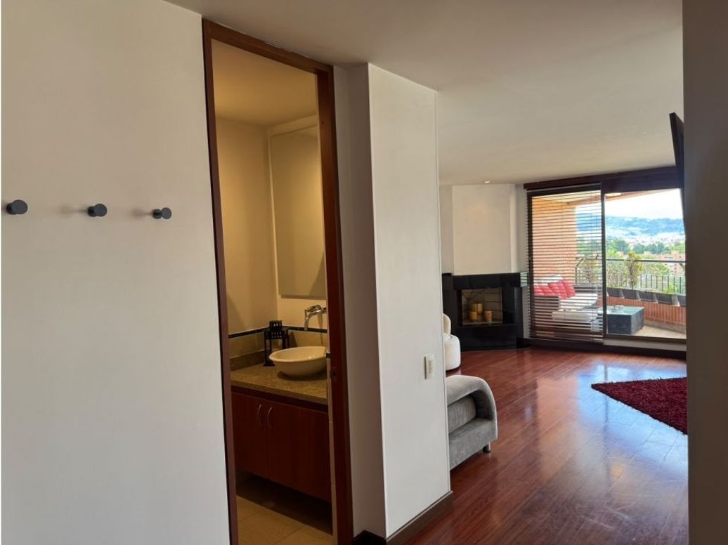 Apartamento de 3 alcobas en venta en Lago Cordoba, Bogotá, 154 m² · foto 8 de 20