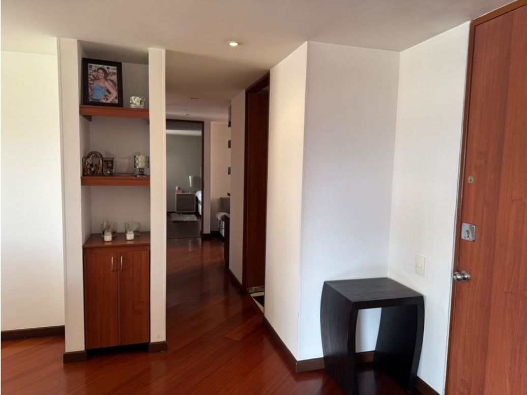 Apartamento de 3 alcobas en venta en Lago Cordoba, Bogotá, 154 m² · foto 6 de 20