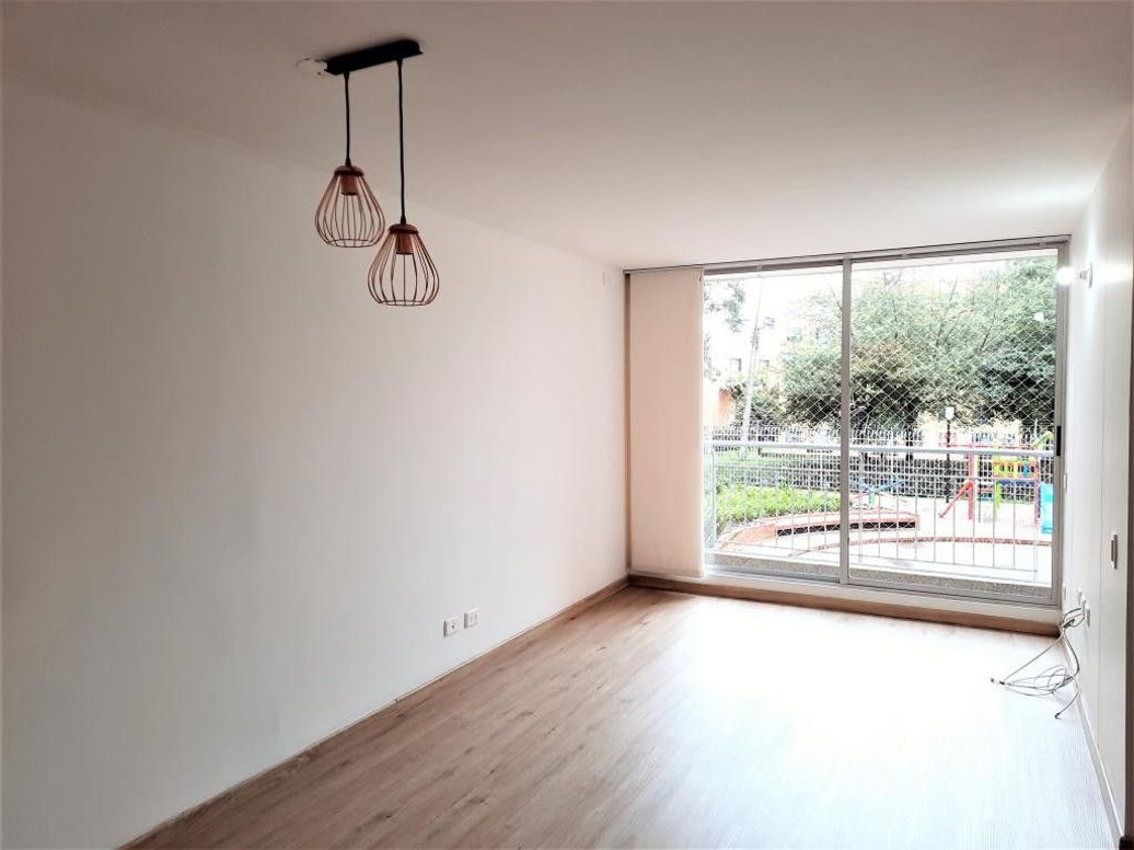 Apartamento de 3 alcobas en venta en San Antonio Nor - Occidental, Bogotá, 61 m² · foto 2 de 20