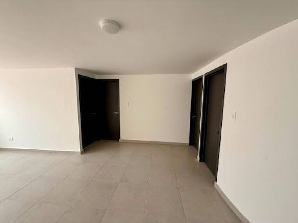 Apartamento de 3 alcobas en venta en El Recuerdo, Bogotá, 71 m² · foto 3 de 14