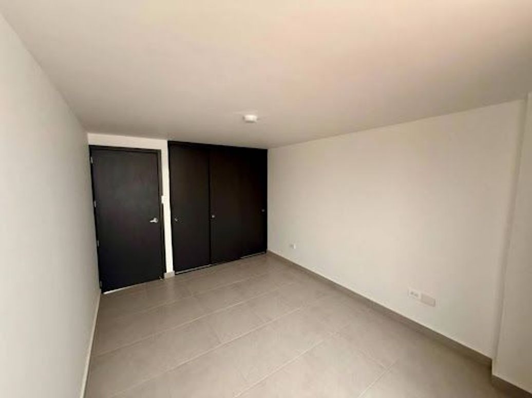 Apartamento de 3 alcobas en venta en El Recuerdo, Bogotá, 71 m² · foto 4 de 14