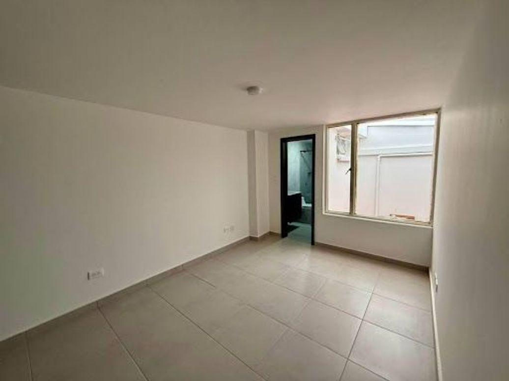 Apartamento de 3 alcobas en venta en El Recuerdo, Bogotá, 71 m² · foto 5 de 14