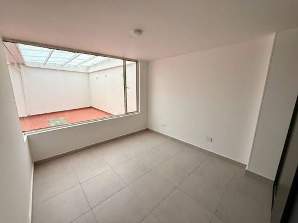 Apartamento de 3 alcobas en venta en El Recuerdo, Bogotá, 71 m² · foto 7 de 14