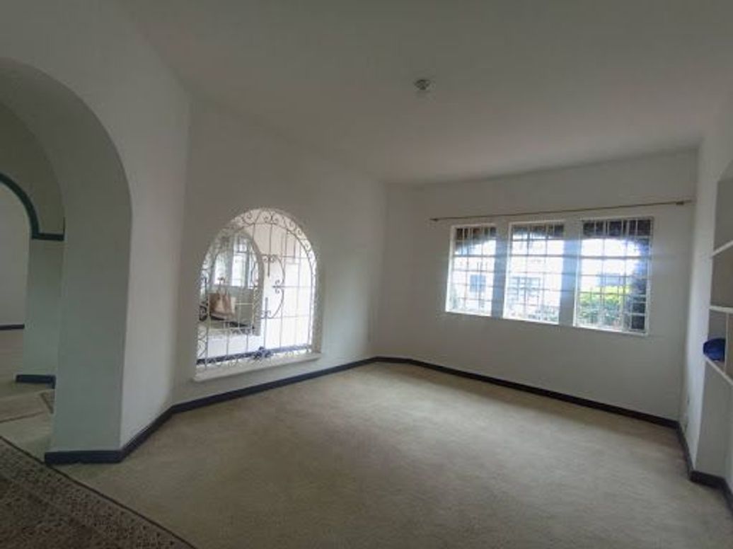Casa de 8 alcobas en venta en Teusaquillo, Bogotá, 216 m² · foto 3 de 20
