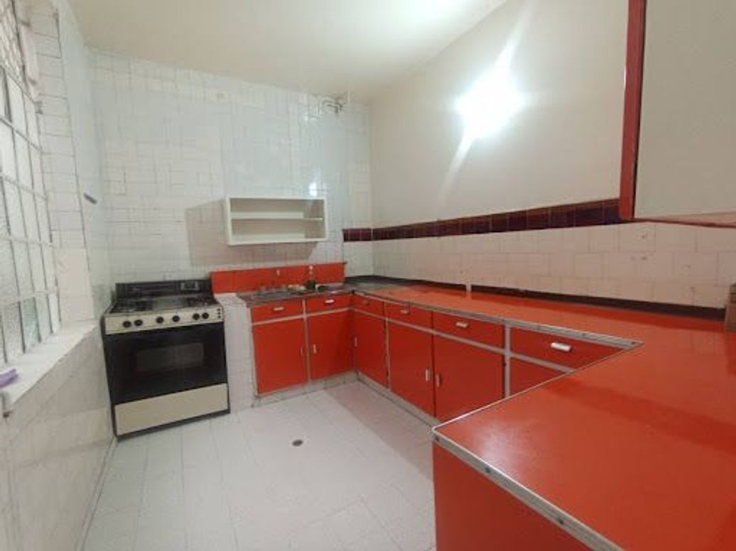 Casa de 8 alcobas en venta en Teusaquillo, Bogotá, 216 m² · foto 5 de 20