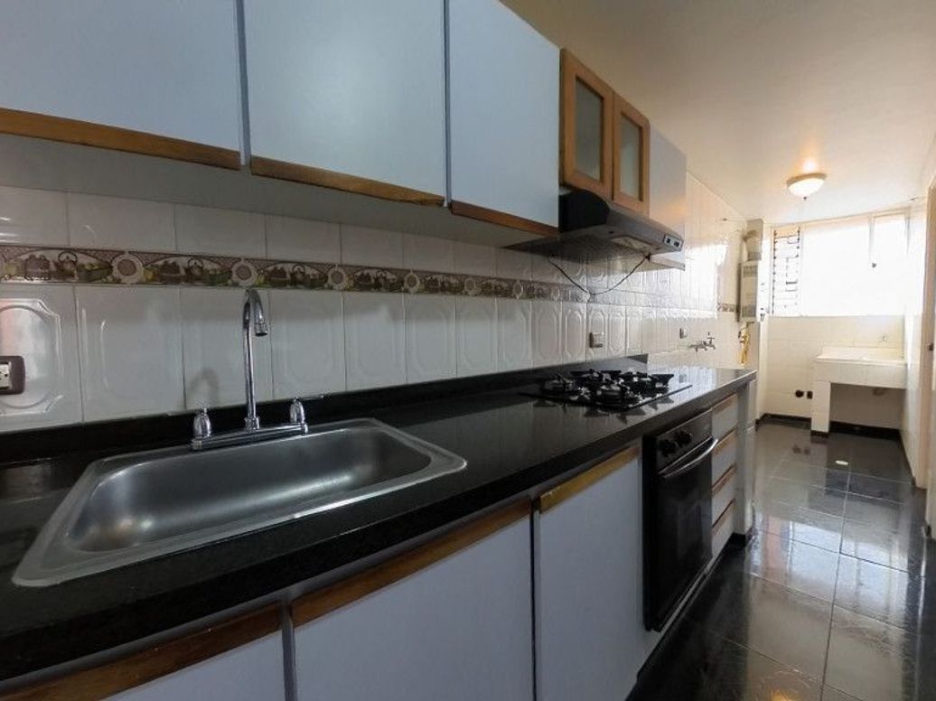 Apartamento de 3 alcobas en arriendo en Rincon Del Cedro, Bogotá, 99 m² · foto 2 de 20